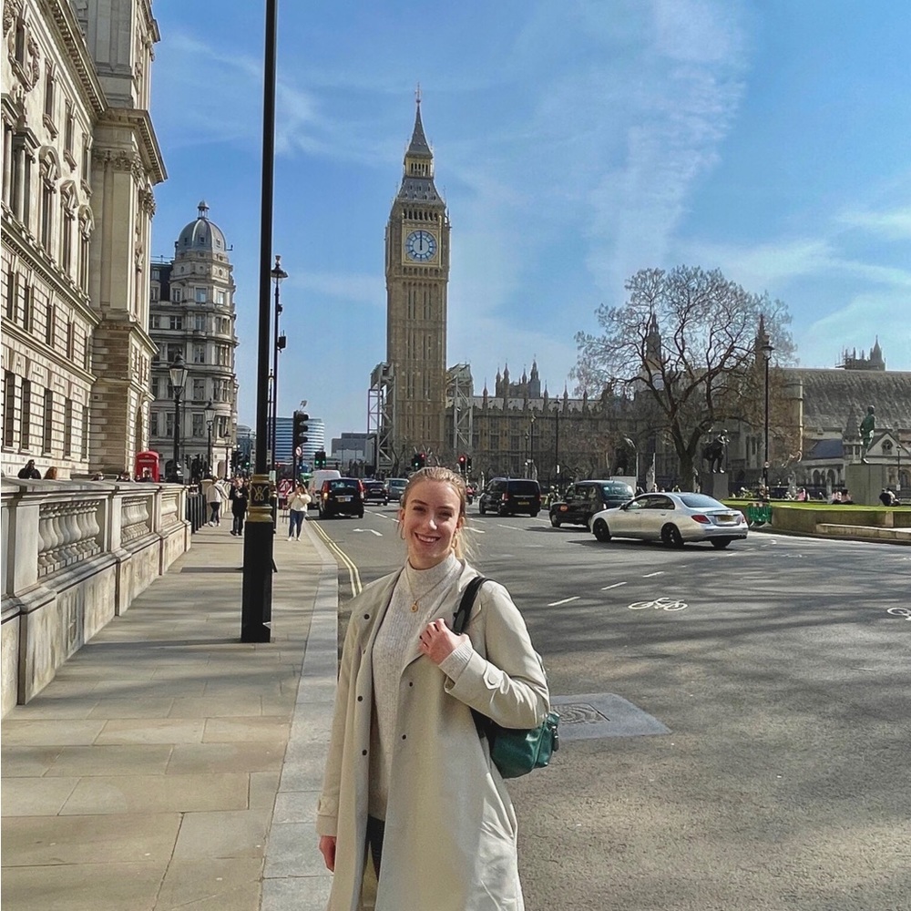 Meet your Posher, Emily